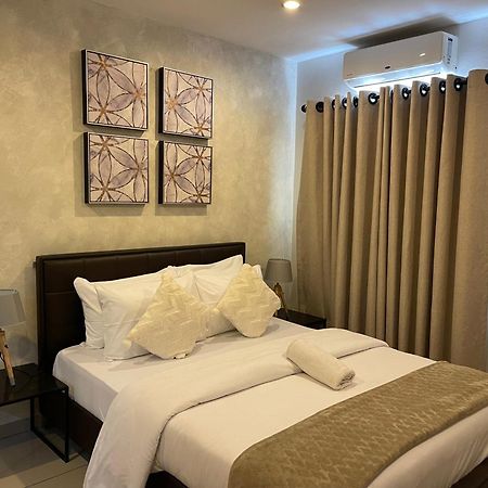The Gallery Suites By Olive Gold Accra Exteriör bild