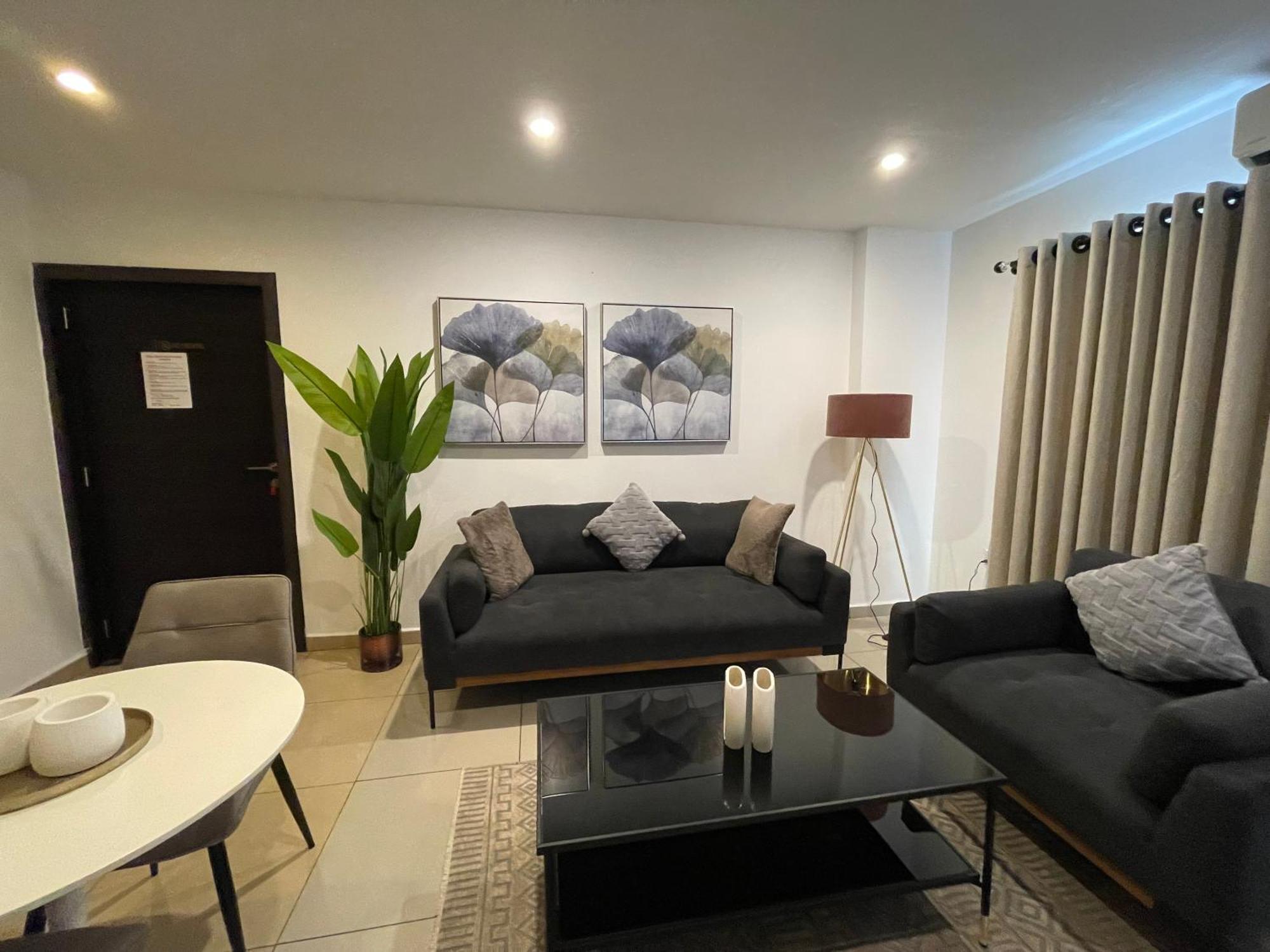 The Gallery Suites By Olive Gold Accra Exteriör bild